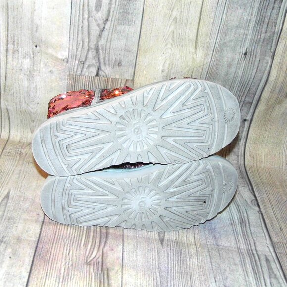 UGG Classic Short Silver/Pink Fish Scale Sequin/Sheepskin Boots Womens Size 7 - Picture 2 of 9